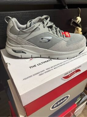 Skechers Men’s Gray Arch Fit Athletic Sneakers